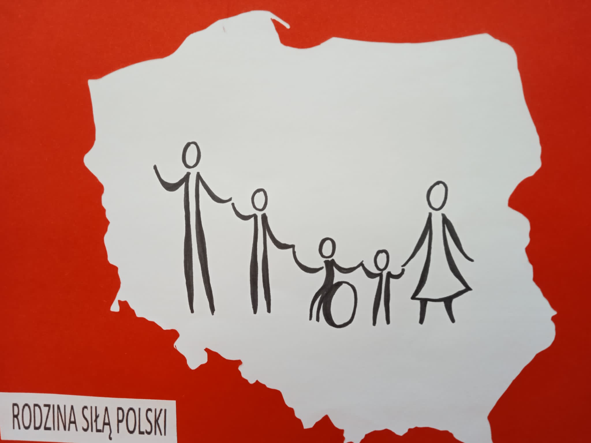 zdjęcie obrazka z rodziną na tle mapy Polski