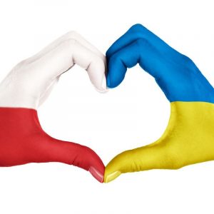 Akcja "Pomoc dla Ukrainy" zdjęcie dwóch dłoni ułożonych w kształt serca