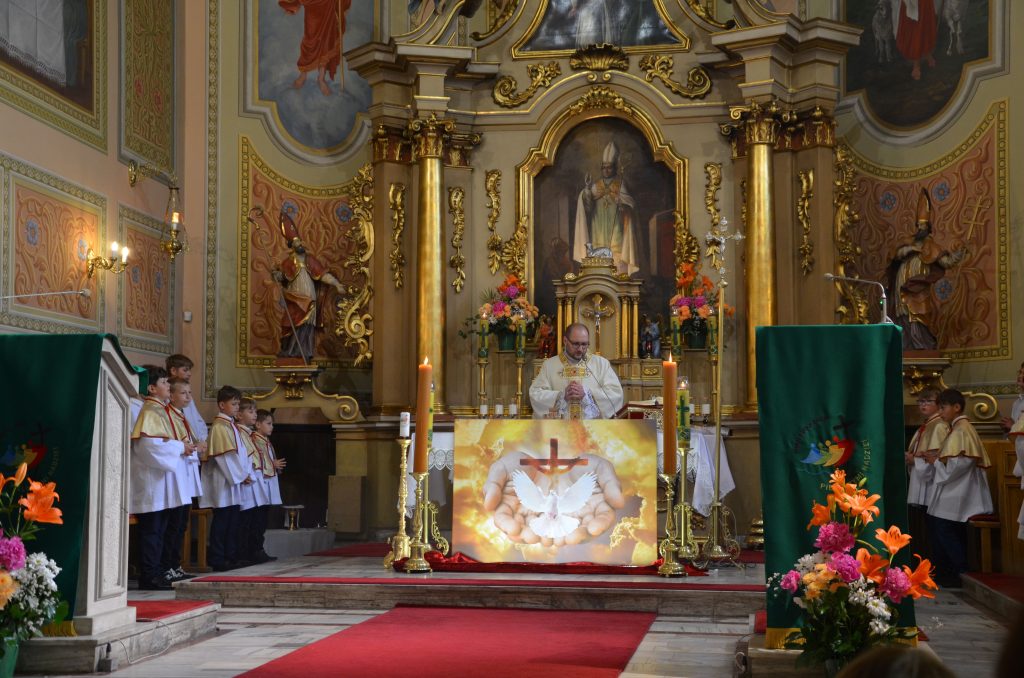 celebrans podczas Mszy Świętej