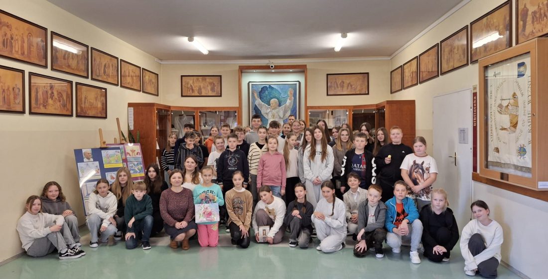 zdjęcie ze spotkania Wolontariuszy z Siostrą Renatą Bociarską