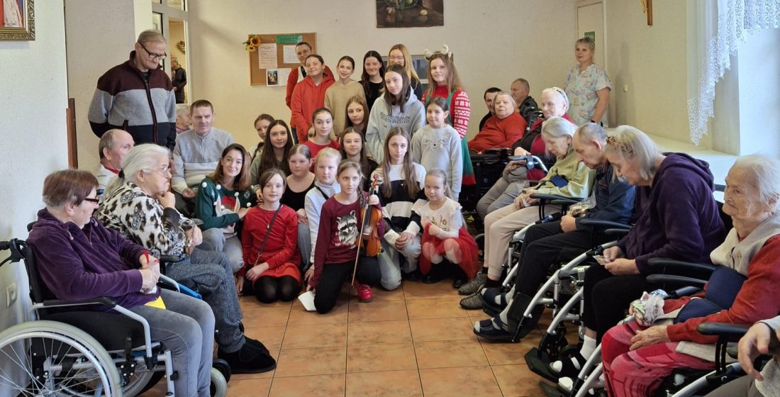 zdjęcie ze spotkania z podopiecznymi DPS w Rabie Wyżnej