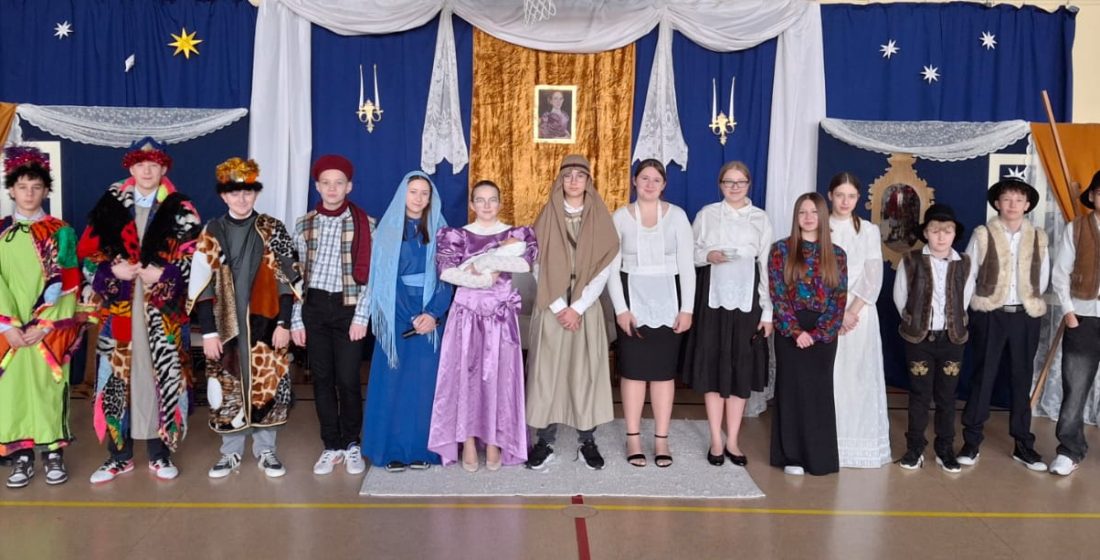 zdjęcie z przedstawienia jasełkowego