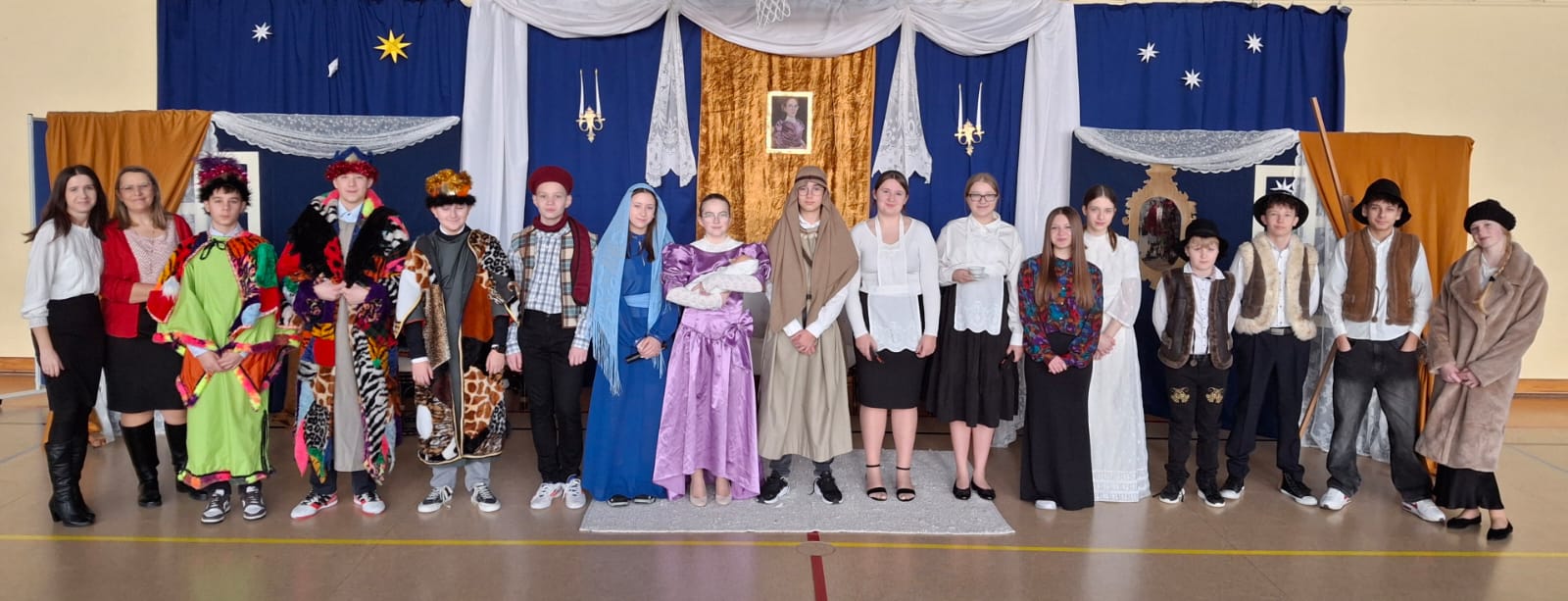 zdjęcie z przedstawienia jasełkowego