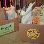 zdjęcie darów zebranych w akcji "Podziel się z bliźnim"